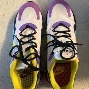 Nike W Air Max 270 React